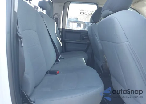 2018 Ram 1500 Express 4X4 6'4 Box z USA, uszkodzony, nr VIN 1C6RR7FT5JS124527